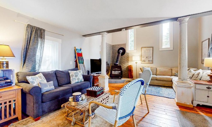 West Hartford House | Maple's Suite