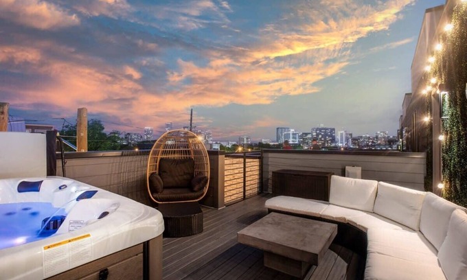 Edgehill House | March Discount! Hot Tub, City Views, Nash Nights
