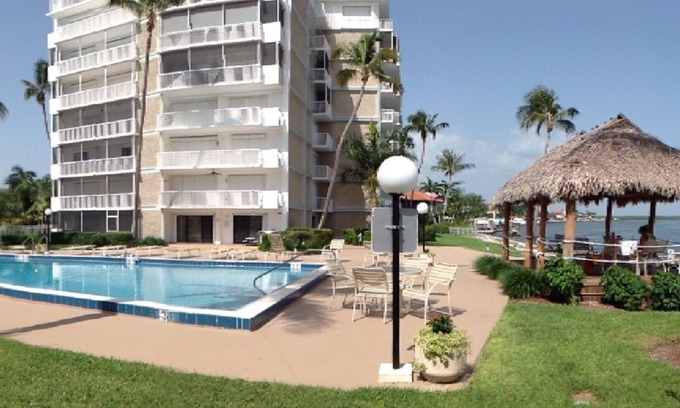 Isles of Capri Condo | Marco Tower Condo on IsIes of Capri - Private and Peaceful, 30 Days minimum n