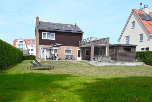 Cadzand-Bad House | Margret detached holiday home with huge garden in the centre of Cadzand and near beach