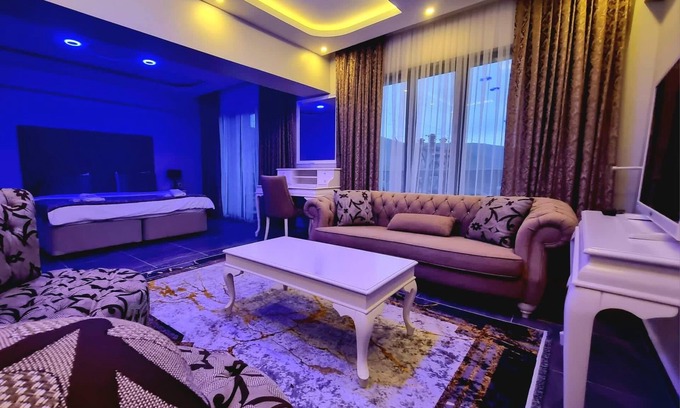 Altinova Hotel | MARİNE VİEW HOTEL