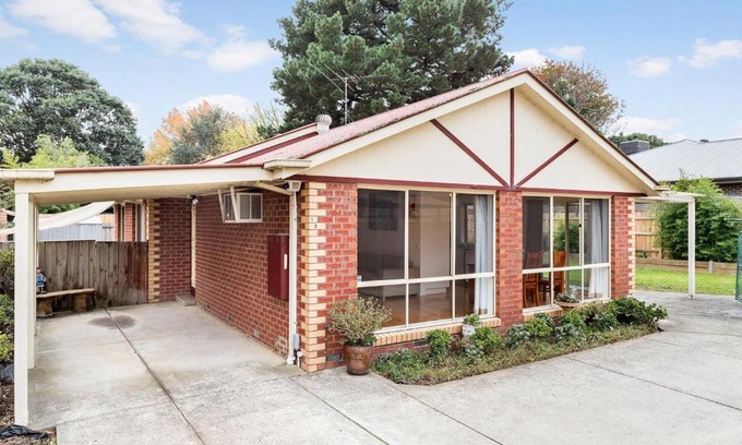 Kilsyth House | Maroondah Pet Friendly 3 Bedroom House in Kilsyth