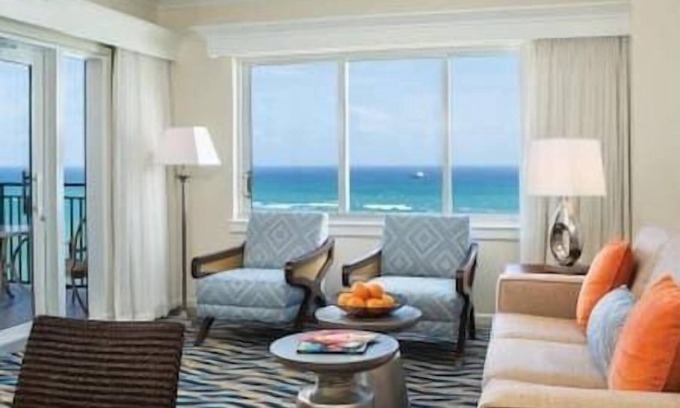 Bermuda Riviera Resort | Marriott Beach Place | Lux Resort | Spa | Concierge | Pool