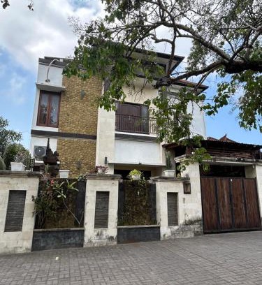 Denpasar Barat Bed & Breakfast | Mason house