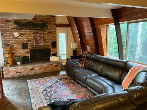 Steam Engine Meadows House | Massive Cabin Ski in Ski Out and Games