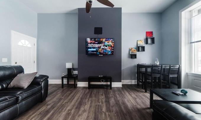 Manchester Apartment | Massive Home - GroupStay - Parking & Location