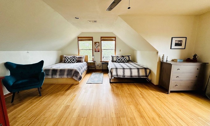 San Marcos Bed & Breakfast | Master Suite at the Honeycomb (shared house)