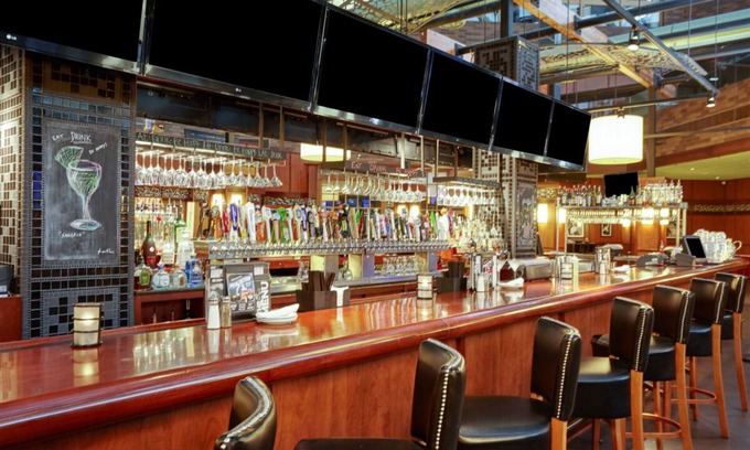 Matteson House | Matteson Awaits! Free Parking, Dining, Short Drive to Odyssey Fun World!