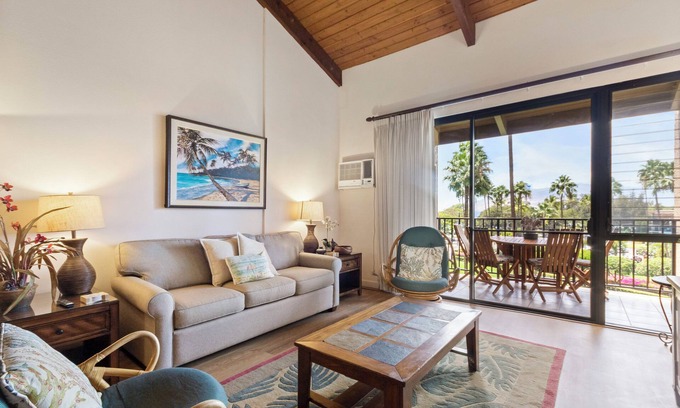 Kihei Condo | Maui Getaway | Ocean View | A/C | Pool | Walk to Shops & Dining