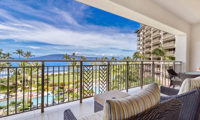 Kaanapali Villa | Maui Resort Rentals: Hyatt Residence Club – 2BR Oceanfront Lower Floor VIlla