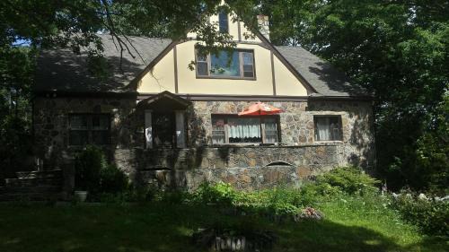 Mount Pocono Bed & Breakfast | Maurrocks - A Pocono Mountains B&B