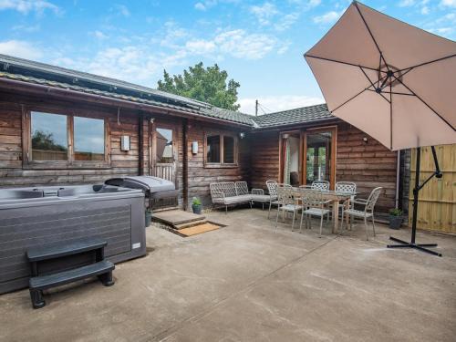 Sleaford House | Mayfield Lodge - Uk39917