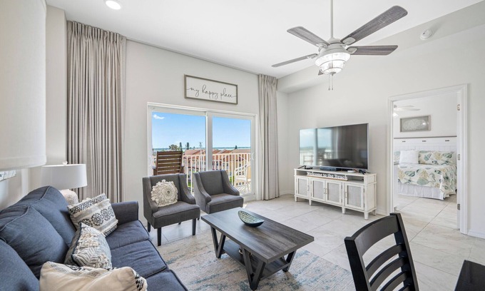 Madeira Beach Condo | MBR 1507 - Coastal retreat in Madeira Beach!