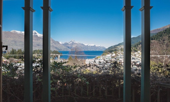 Queenstown City Centre Cottage | McAlister House - Queenstown Holiday Home
