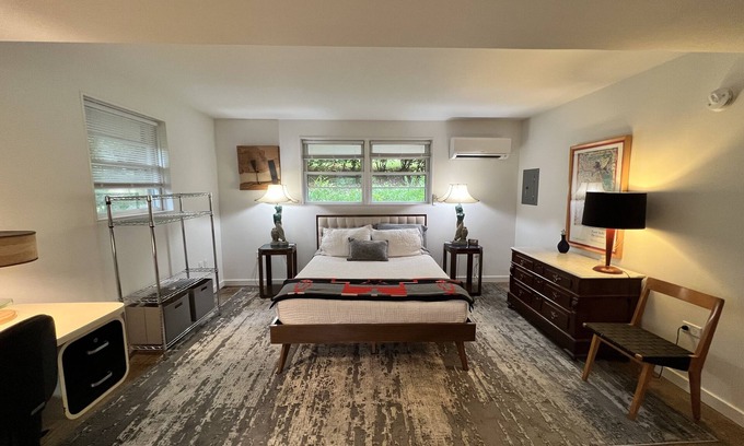 Batesville Apartment | McHill | Studio Apt Convenient to Downtown Cville