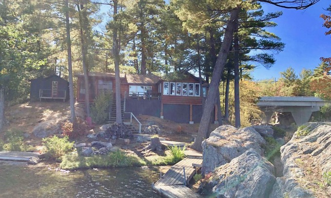 Burleigh Falls Cabin | McLeod Landing On Stoney Lake