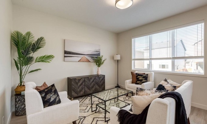 Cochrane Apartment | "Meadow" 3 Bdrm Upper Suite w/Bunkbeds!