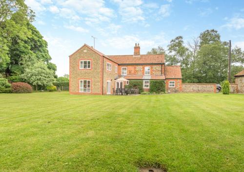 Whissonsett House | Meadow Farmhouse