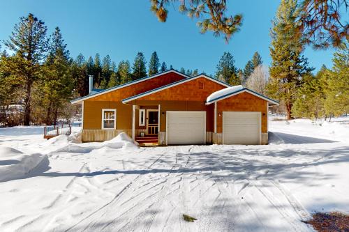 New Meadows House | Meadowlark Hideaway