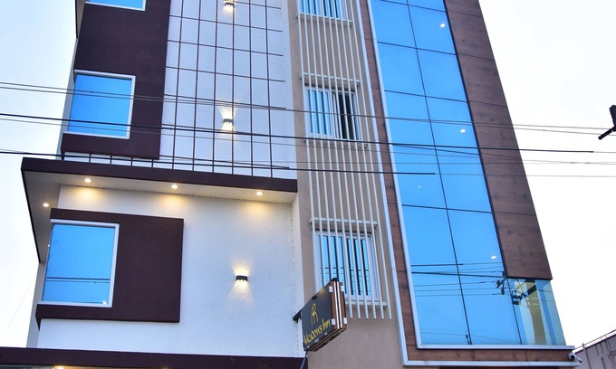 Mysore Hotel | Meadows Inn