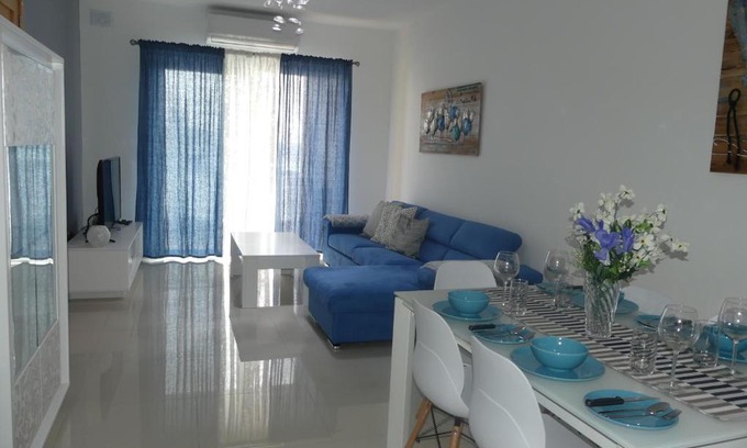 Marsaxlokk Apartment | MedDeluxe ChainStich