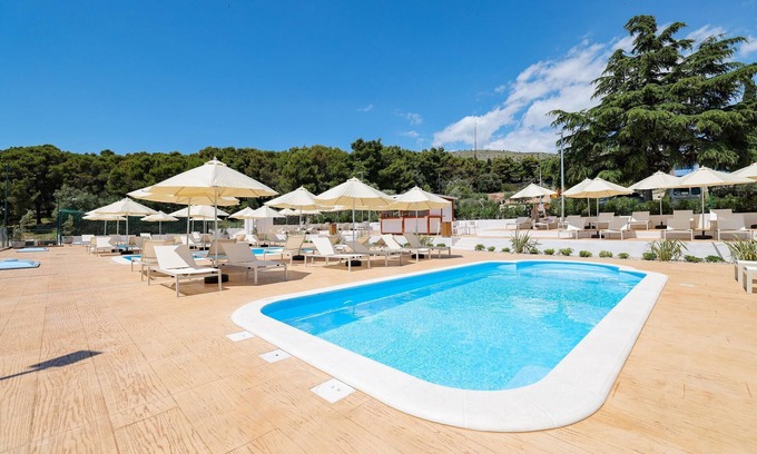 Seget Donji Apartment | Medena Apartment in Seget Donji, Trogir