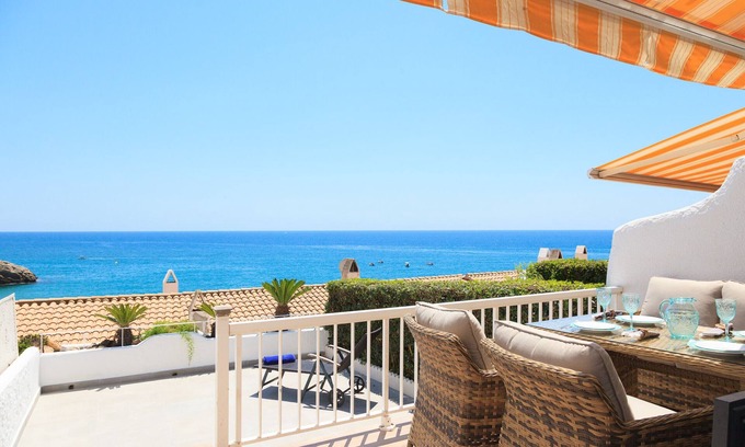 Cap de Salou Ski Chalet | Mediterranean Beach House · AirCon · Pool