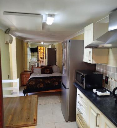 Walsall House | medium birds haven
