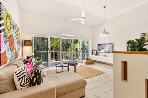 Yorkeys Knob Apartment | Melaleuca Hideaway - Beach Pool free parking