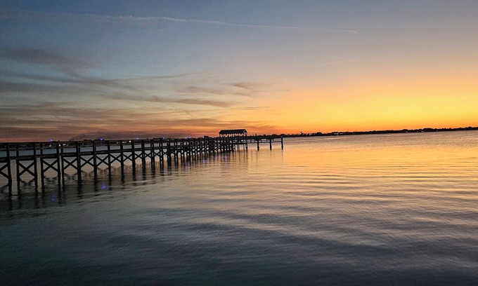 Melbourne Beach House | Melbourne Beach Paradise 2 bed 2 bath w Fitness, Pools and more!