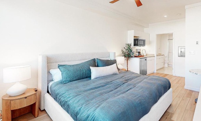 Fraser Hotel | Mellow on Meadow Mile 2B