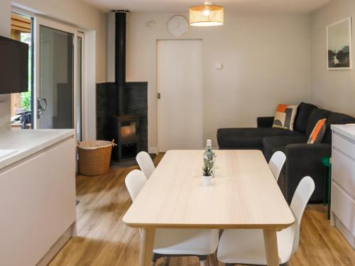 Bont Newydd House | Menai Lodge - Uk47604