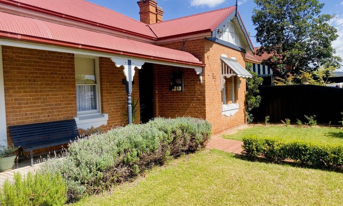 Central Mudgee Cottage | Merala: cosy cottage with an easy stroll to CBD