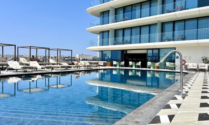 St. Julian's Apartment | Mercury Suite Lovely w/Pool access by ArcoBnb