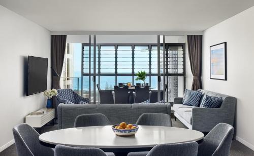 Broadbeach Hotel | Meriton Suites Broadbeach