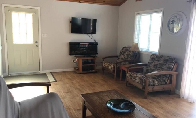 Prince Edward Ski Chalet | Merland Park Cottages - Mikey Bigfish