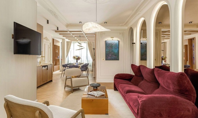 7th Arrondissement Apartment | Merveil - Signature Suite -Tour Eiffel- Grenelle I