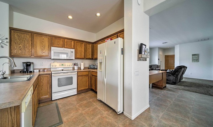 East Mesa House | Mesa Retreat w/Pool Access: 7 Miles to Usery MTN!