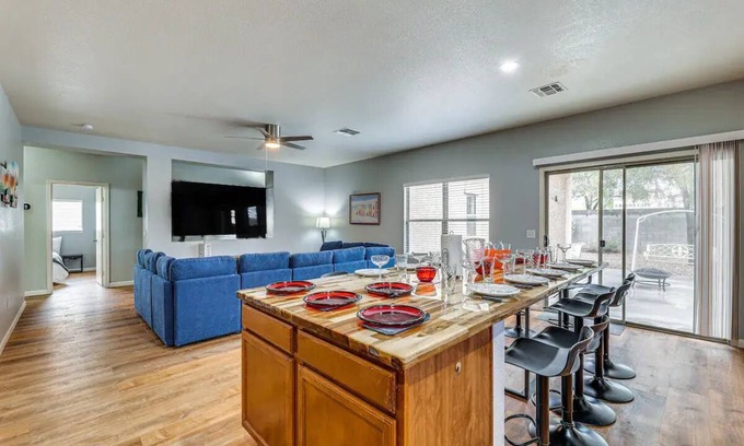 Mesquite Canyon House | Mesa Vacation Home - Sleeps 12 - Close to Golf Courses and SO MUCH MORE!