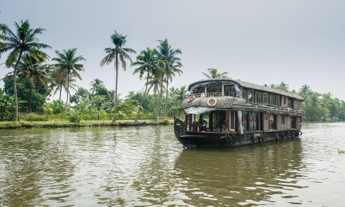 Alappuzha Boat Rental | Meticulous/backwoods Houseboat