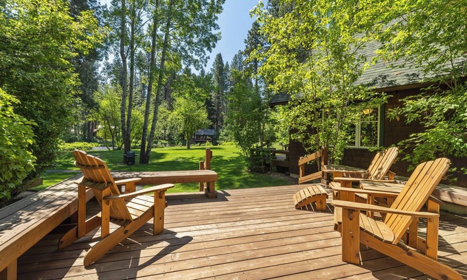 Camp Sherman Cabin | Metolius River Resort Cabin 3 Luxurious cabin on the Metolius River w/fireplace