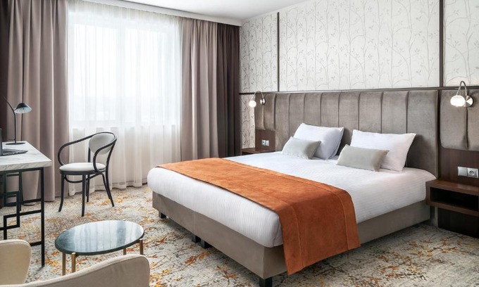 Borek Fałecki Zachod Hotel | Metropolo by Golden Tulip Krakow