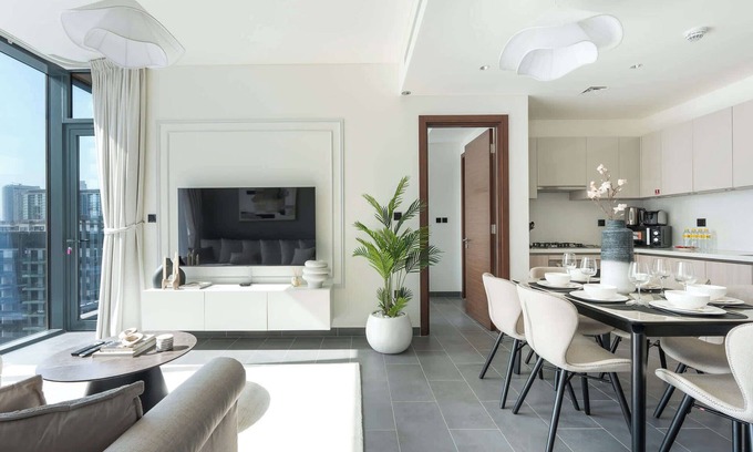 Nad Al Sheba Apartment | Meydan One sleeps 6 in an Amazing Apartment!