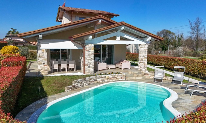 San Benedetto di Lugana Villa | MGH Luxury - Villa Essence