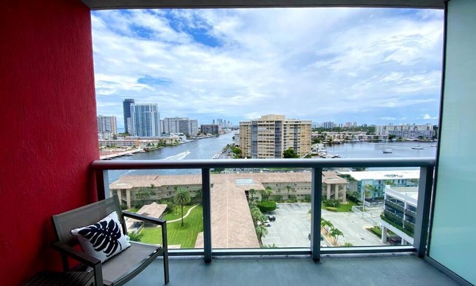 Hallandale Beach Apartment | Miami Beach studio 2B/1B