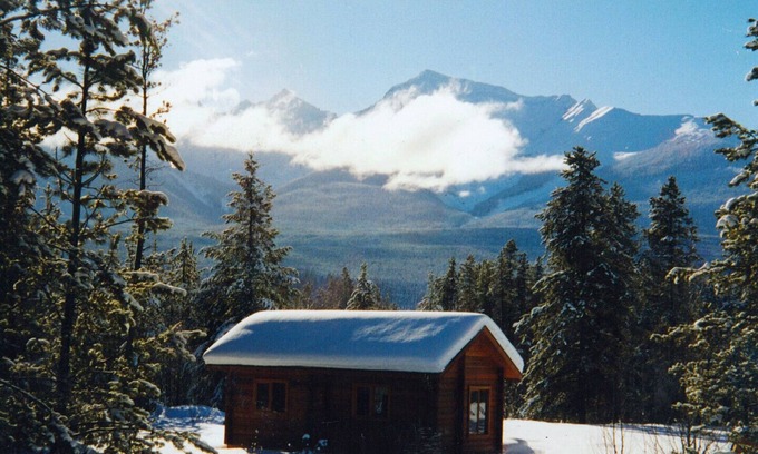 Tete Jaune Cache Hotel | Mica Mountain Lodge &Pine at Mt Robson Provincial Park near Jasper National Park