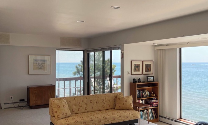 Spring Lake House | MidCentury Beach House