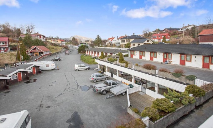 Fana Hotel | Midttun Motell & Camping AS