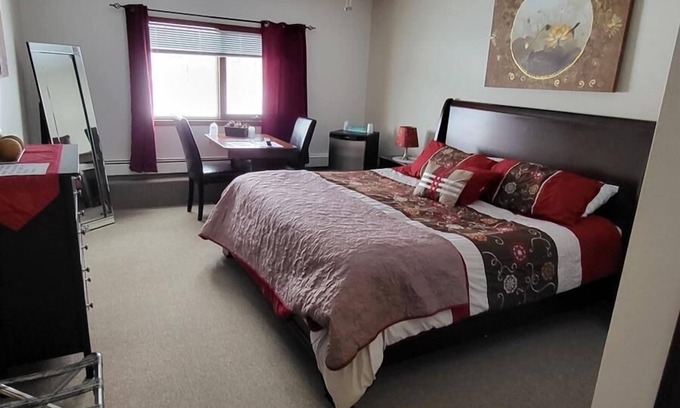 Radisson Hotel | Midway Motel