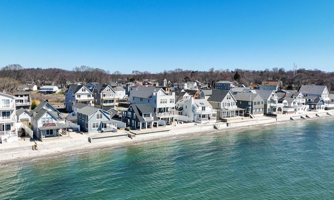 Milford House | Milford Vacation Rental: Steps to the Beach!